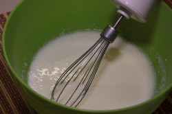 Воздушные оладьи на кефире Очень Пышные - шаг 4 Воздушные оладьи на кефире Очень Пышные - шаг 4