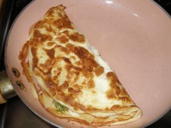 Омлет сытный завтрак на скорую - шаг 12