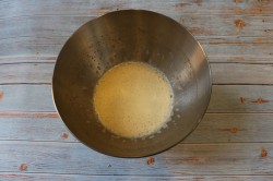 Орешки со сгущенкой в электрической орешнице - шаг 3 Орешки со сгущенкой в электрической орешнице - шаг 3