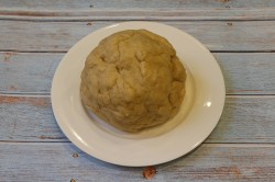 Орешки со сгущенкой в электрической орешнице - шаг 6 Орешки со сгущенкой в электрической орешнице - шаг 6