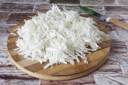 Салат из капусты с болгарским перцем и морковью ПП - шаг 1 Салат из капусты с болгарским перцем и морковью ПП - шаг 1