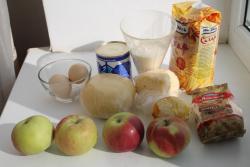 Яблочный пирог со сгущенкой - шаг 1 Яблочный пирог со сгущенкой - шаг 1