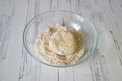 Овсяные сырники с ревенем - шаг 8