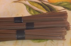 Паста из гречки с орехами и специями - шаг 1