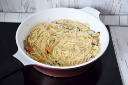 Паста с мидиями в сливочном соусе - шаг 9