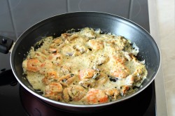Паста с морепродуктами в сливочном соусе - шаг 13 Паста с морепродуктами в сливочном соусе - шаг 13