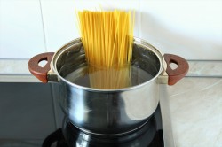 Паста с морепродуктами в сливочном соусе - шаг 4 Паста с морепродуктами в сливочном соусе - шаг 4