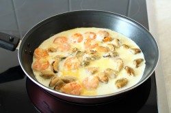 Паста с морепродуктами в сливочном соусе - шаг 8 Паста с морепродуктами в сливочном соусе - шаг 8