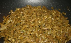 Паста со стручковой фасолью и с помидорами - шаг 1