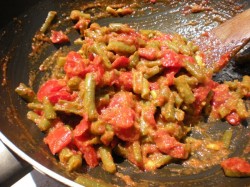 Паста со стручковой фасолью и с помидорами - шаг 2