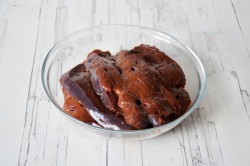 Говяжья печень в кляре жареная - шаг 2 Говяжья печень в кляре жареная - шаг 2