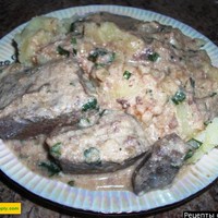 Печень свиная в соусе на сливках