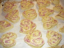 Рулетики с ветчиной Печенье для милого - шаг 7