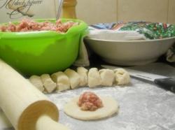 Тесто для пельменей в хлебопечке - шаг 3 Тесто для пельменей в хлебопечке - шаг 3