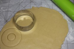 Песочное печенье с арахисом - шаг 5 Песочное печенье с арахисом - шаг 5