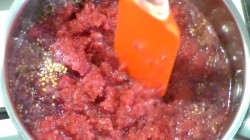 Пикантный соус к мясу с красным вином - шаг 7 Пикантный соус к мясу с красным вином - шаг 7