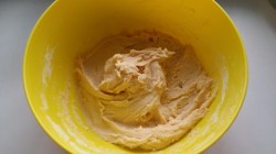 Пирог с брусникой и ванилью со сметанным кремом - шаг 5