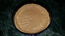 Пирог с брусникой и ванилью со сметанным кремом - шаг 6