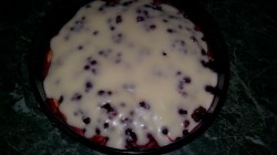 Пирог с брусникой и ванилью со сметанным кремом - шаг 9