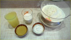 Пирог в мультиварке без яиц - шаг 1