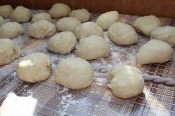 Пирожки с красной смородиной дрожжевые - шаг 15 Пирожки с красной смородиной дрожжевые - шаг 15