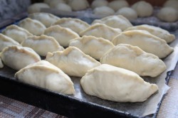 Пирожки с красной смородиной дрожжевые - шаг 20 Пирожки с красной смородиной дрожжевые - шаг 20