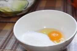 Пирожки с красной смородиной дрожжевые - шаг 2 Пирожки с красной смородиной дрожжевые - шаг 2