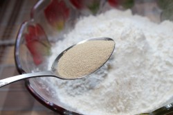 Пирожки с красной смородиной дрожжевые - шаг 5 Пирожки с красной смородиной дрожжевые - шаг 5