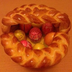 Плетеная пасхальная корзинка из дрожжевого теста - шаг 3
