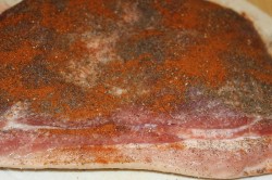 Подчеревок в рукаве запеченный в духовке по-украински - шаг 2