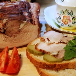 Подчеревок вареный в луковой шелухе