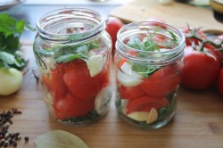 Помидоры дольками без стерилизации на зиму - шаг 10