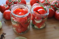 Помидоры дольками без стерилизации на зиму - шаг 11