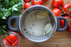 Помидоры дольками без стерилизации на зиму - шаг 14