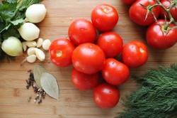 Помидоры дольками без стерилизации на зиму - шаг 4