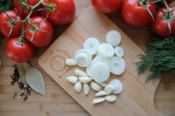 Помидоры дольками без стерилизации на зиму - шаг 5