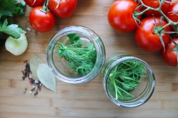 Помидоры дольками без стерилизации на зиму - шаг 7