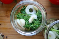 Помидоры дольками без стерилизации на зиму - шаг 8