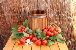 Помидоры соленые бочковые - шаг 1 Помидоры соленые бочковые - шаг 1