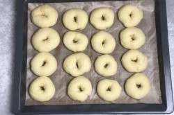 Пончики с шоколадной глазурью в духовке - шаг 11 Пончики с шоколадной глазурью в духовке - шаг 11