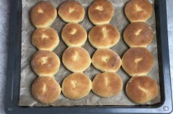 Пончики с шоколадной глазурью в духовке - шаг 12 Пончики с шоколадной глазурью в духовке - шаг 12