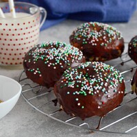 Пончики с шоколадной глазурью в духовке