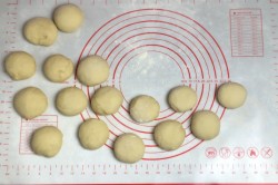 Пончики с шоколадной глазурью в духовке - шаг 9 Пончики с шоколадной глазурью в духовке - шаг 9