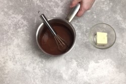 Пончики с шоколадной глазурью в духовке - шаг 14 Пончики с шоколадной глазурью в духовке - шаг 14