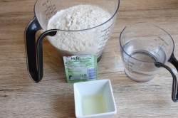 Постное дрожжевое тесто для пирожков и пирогов в духовке - шаг 1 Постное дрожжевое тесто для пирожков и пирогов в духовке - шаг 1