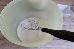 Постное дрожжевое тесто для пирожков и пирогов в духовке - шаг 2 Постное дрожжевое тесто для пирожков и пирогов в духовке - шаг 2