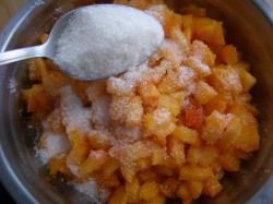 Абрикосовое повидло из абрикосов - шаг 2 Абрикосовое повидло из абрикосов - шаг 2