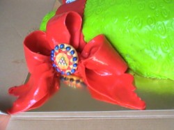 Праздничный бант из мастики на торт - шаг 5 Праздничный бант из мастики на торт - шаг 5