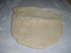 Пресное тесто бездрожжевое на кефире - шаг 3 Пресное тесто бездрожжевое на кефире - шаг 3