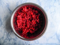 Протертая малина с сахаром на зиму - шаг 2 Протертая малина с сахаром на зиму - шаг 2